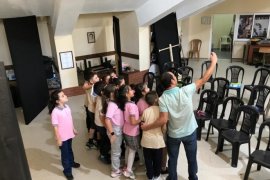 Drama Kursu Hem Çocukları Hem Anne Babaları Mutlu Ediyor