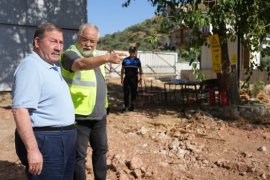 Başkan Topuz, Gümüşkesen Mezar Anıtı’ndaki Çalışmaları İnceledi