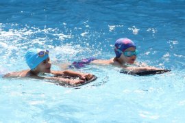 Büyükşehir’den Çocuklara Ücretsiz Yüzme Kursu