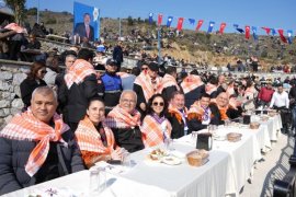 Pehlivan Develer Arenada Kozlarını Paylaştı