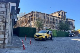 PTT Merkez Önündeki Uncular Caddesi, Hadi Eskişar Konağı Restorasyonu Nedeniyle Kapalı