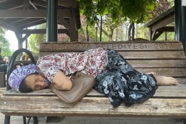 Köylerini Yoğun Bakımdaki Yakınını Bekler Gibi Bekleyen Köylüler Meclis Önünde Nöbette