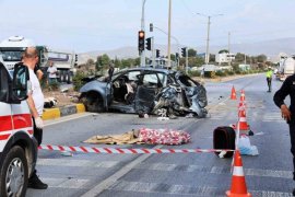 Taklalar atan otomobil karşı şeride geçti: 1 ölü, 3 yaralı