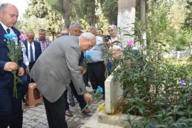 Türkiye'nin ilk kadın muhtarı mezarı başında anıldı