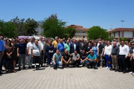 MİLAS BELEDİYE BAŞKANI FEVZİ TOPUZ PERSONELLE BAYRAMLAŞTI