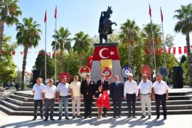 103 Yıllık Büyük Zafer, Milas’ta Sabah Resmî Törenlerle, Akşam Fener Alayı ve Konserle Kutlanıyor