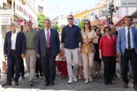 Hayat Boyu Öğrenme Coşkusu Kortejle Başladı, Moda Şöleniyle Taçlandı