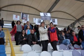 Kadına Şiddete Tribün ve Sahadan Pankartlı Tepki