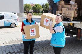 Büyükşehir “Gıda ve Hijyen Paketi” dağıtımına başladı