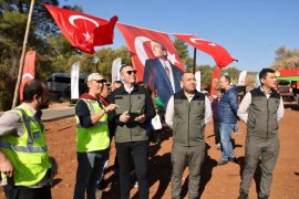 Çamovalı Mahallesi'nde Fidanlar ve Tohumlar Toprakla Buluştu