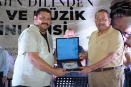 NAZIMIN DİLİNDEN ŞİİR VE MÜZİK DİNLETİSİ GÜLLÜK’TE SANATSEVERLERLE BULUŞTU