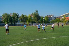 Minikler Yaz Tatilini Futbol ile Değerlendirdiriyor
