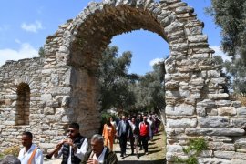 Turizm Haftası Kutlamaları Hermias ile Yunus Efsanesi Işığında Tarihi Şehirde Sona Erdi
