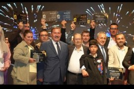 Milaslı Üreticilerden Zeytinyağında Büyük Başarı: TARİŞ’e Çifte Ödül!