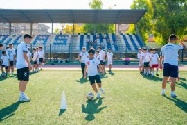 Minikler Yaz Tatilini Futbol ile Değerlendirdiriyor