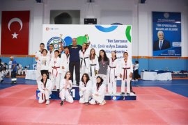 Büyükşehir 100. Yıl 29 Ekim Cumhuriyet Kupası Taekwondo Turnuvası Nefes Kesti