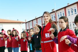 “Kızılayla Çocuklar Gülsün” Projesi…