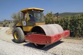 Milas Belediyesi Kırsal Mahallelerdeki Yol Yapım Çalışmalarını Sürdürüyor