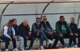 Milas Takımları Zirve ve Play-Off Yarışında Sahada