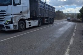 Yine Kömür Kamyonları!..  BEÇİN’DE KÖMÜRLERİ DÖKÜLEN KAMYON KAÇTI..