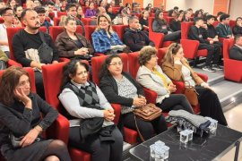 Ekran kullanımı ile siber zorbalığın etkileri ele alındı