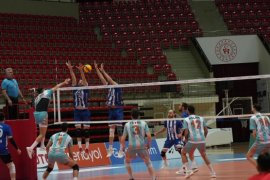 Milas Belediyespor’dan Efeler Ligi yolunda önemli başarı  Voleybolcularımız play-off’da final müsabakalarına katılmaya hak kazandı..