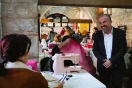 Dikiş Atölyesi Etkinliğinde El Emeği Göz Nuru Çantalar Üretildi