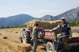 “Çiftçilerimiz evde kalamaz”