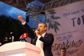 ‘Toprağımızı Vermiyoruz’ Mitinginde Özgür Özel’den Anayasa Mahkemesi’ne Çağrı