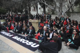 Muğla'da Avukatlar Oturma Eylemiyle Protesto Düzenledi