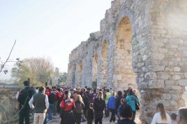 8. Milas Zeytin Hasat Şenliği’nin 2’nci günü sağlık yürüyüşü ile başladı