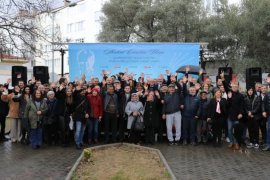 Cumhur Uzun,  “Ayağa Kalk Türkiye, Millet Geliyor, Cumhuriyet Halk Partisi geliyor.’’