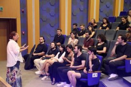 Tiyatronun Büyülü Dünyası Yeni Yüzlerine Kavuştu