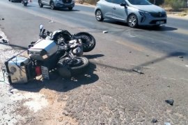 Motosiklet ile Otomobil Çarpıştı: 2 Yaralı