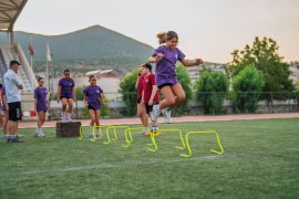 Voleybolun Genç Yetenekleri Stadyumda Ter Döktü