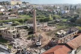 Yıllara Direndi, Sahipsizliğe Yenildi, Sağıroğlu Sabunları’nın Tarihi Bacası Yok Oldu
