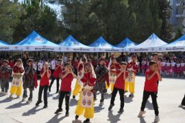 İlköğretim Haftası’nda Protokole Miniklerden Büyük İlgi