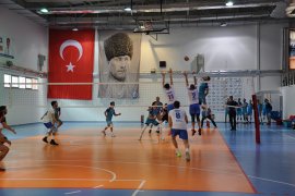 Voleybolcularımız Dolu Dizgin..