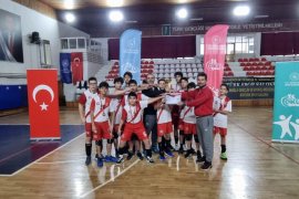 İMİ Koleji Ortaokulu Voleybol Takımı İl 2.si Oldu