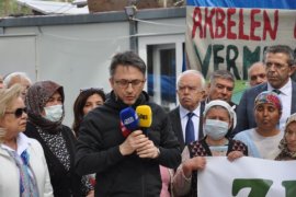 İYİ Partili heyet İkizköy’de yönetmeliğe tepki gösterdi