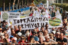 ‘Toprağımızı Vermiyoruz’ Mitinginde Özgür Özel’den Anayasa Mahkemesi’ne Çağrı