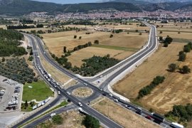 Ahmet Aras: “Tüm ilçelerimizde yol yatırımlarımız aynı titizlikle devam edecek”