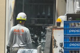 Hacıilyas Mahallesi’nde Elektrik Trafosu Alev Aldı: Esnaf Tepkili, Vatandaşlar Merakla İzledi