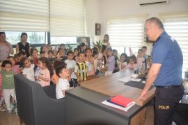 Anaokulu Öğrencileri Polislerle Buluştu