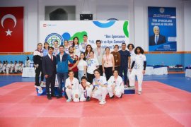 Büyükşehir 100. Yıl 29 Ekim Cumhuriyet Kupası Taekwondo Turnuvası Nefes Kesti