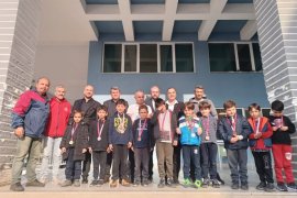 Satranç Turnuvasının Kazananlarına Ödülleri Verildi