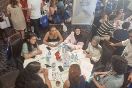 ECZACILARDAN GENÇLİK ÇALIŞTAYI..