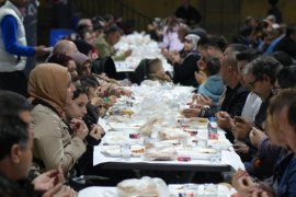 Başkan Tokat, İftar Sofrasında Vatandaşlarla Bir Araya Geldi