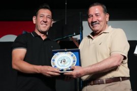 Minik Oyuncular Sahneyi ‘Gümbür Gümbür’ Salladı