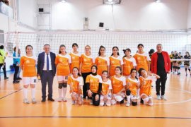 Liseler arası voleybol müsabakaları başladı 